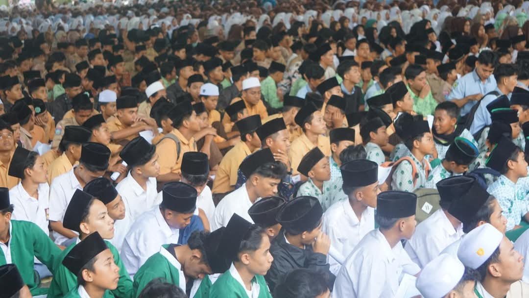 Pengijazahan Do'a Ujian dan Pengajian Nisyfu Sya'ban di Yayasan Pendidikan Hamzanwadi Pancor