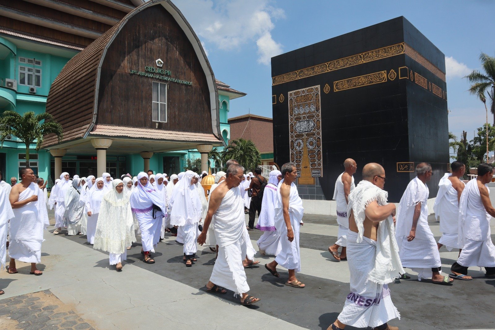 140 Jamaah Ikuti Manasik Haji KBIHU Hamzanwadi, Rangkaian Dimulai dari Ziarah Hingga Simulasi Lengkap